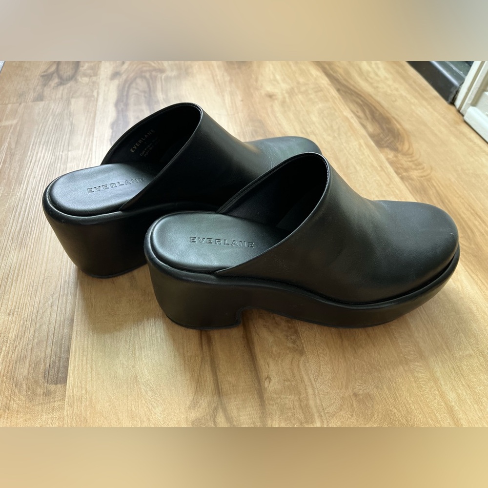 Everlane Puffa Clogs Size 7